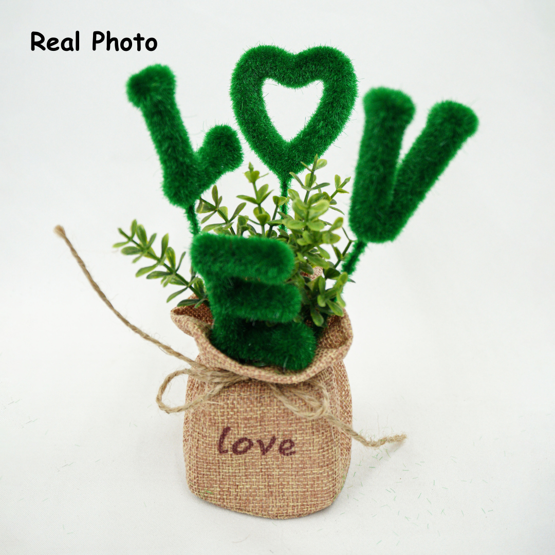 نبتة ديكور صناعية بحروف LOVE – تصميم أنيق وجذاب